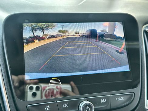Used 2020 Chevrolet Malibu LT w/ Leather Package FWD image 17