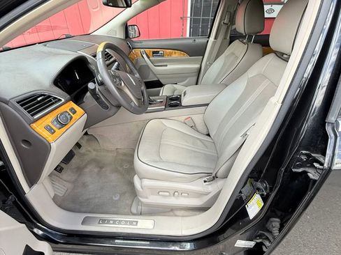 Used 2013 Lincoln MKX FWD image 8