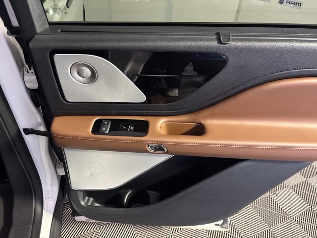 Used 2020 Lincoln Aviator Reserve w/ Equipment Group 202A AWD/4WD image 20