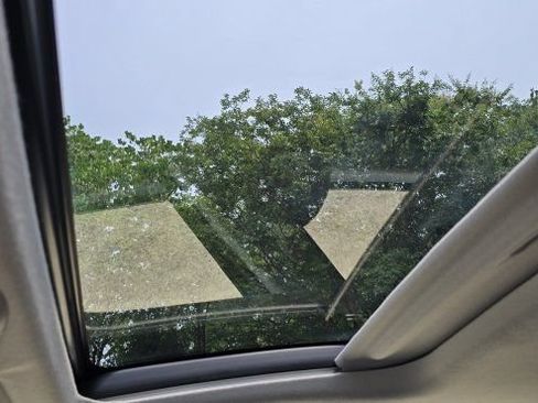 Used 2013 Toyota Prius Four w/ Deluxe Solar Roof Pkg FWD image 33