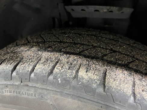 Used 2020 Land Rover Discovery Sport SE image 38