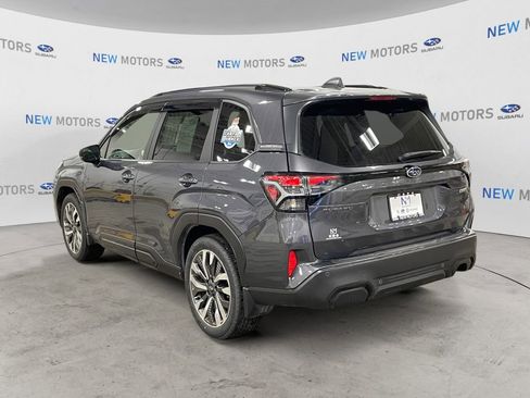 Used 2025 Subaru Forester Touring image 3