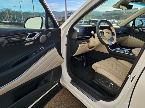 Used 2025 Genesis GV80 3.5T e-SC image 18