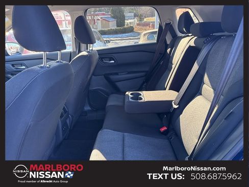 Used 2024 Nissan Rogue SV image 16