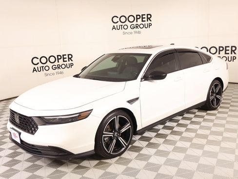 Used 2025 Honda Accord Sport image 10