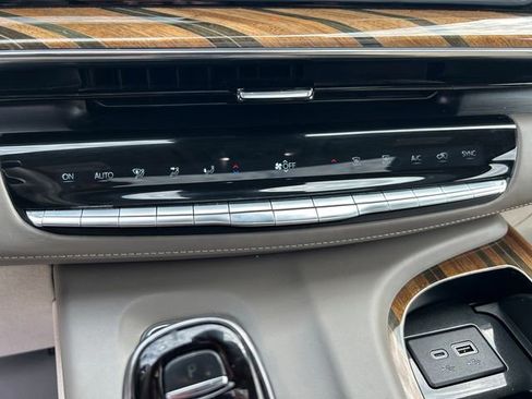 Used 2023 Cadillac Escalade Sport Platinum w/ LPO, ONYX Package image 29