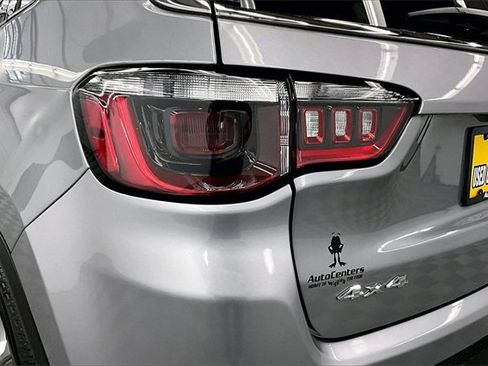 Used 2022 Jeep Compass Latitude image 30