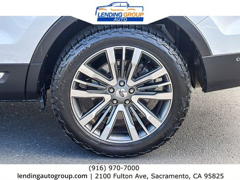 Used 2017 Ford Explorer Platinum AWD/4WD image 10
