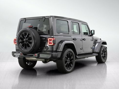 Used 2021 Jeep Wrangler Unlimited Sahara w/ Cold Weather Group AWD/4WD image 5