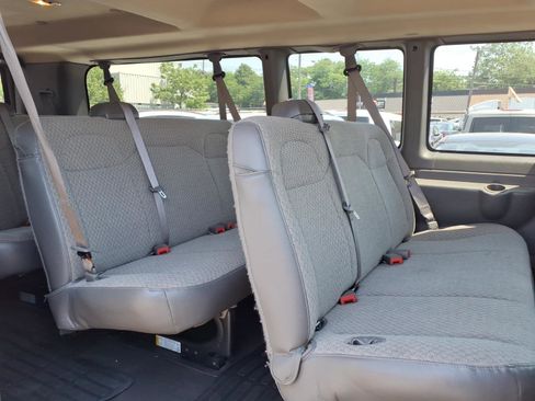 Used 2025 GMC Savana 3500 LT w/ LT Preferred Equipment Group RWD image 12