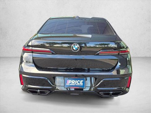 Used 2023 BMW 760i xDrive AWD/4WD image 7