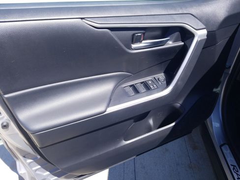 Used 2023 Toyota RAV4 XLE Premium image 9