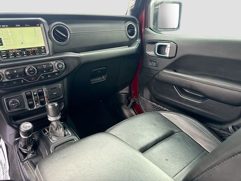 Used 2021 Jeep Wrangler Unlimited Sahara w/ Cold Weather Group AWD/4WD image 26