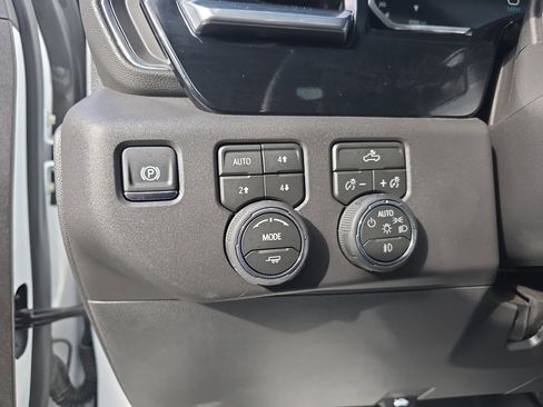 Used 2026 Chevrolet Silverado 1500 LT Trail Boss w/ Convenience Package II image 21