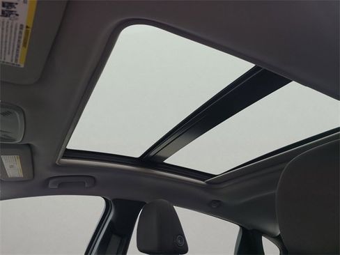 Used 2023 Chevrolet Malibu LT image 24