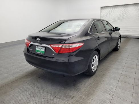 Used 2016 Toyota Camry SE image 9