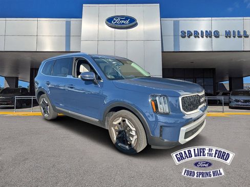 Used 2024 Kia Telluride EX w/ EX Captain's Chair Package AWD/4WD image 1