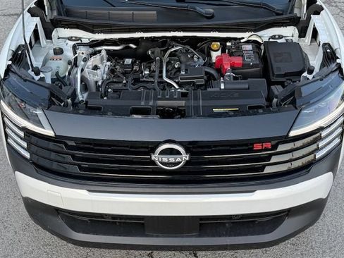 Used 2025 Nissan Kicks SR AWD/4WD image 31