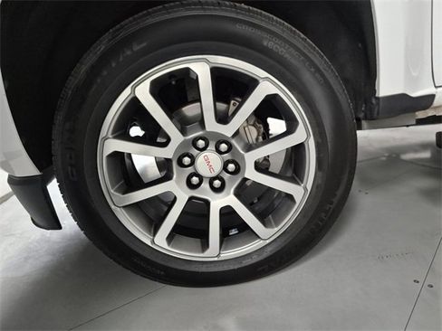 Used 2018 GMC Canyon Denali image 11