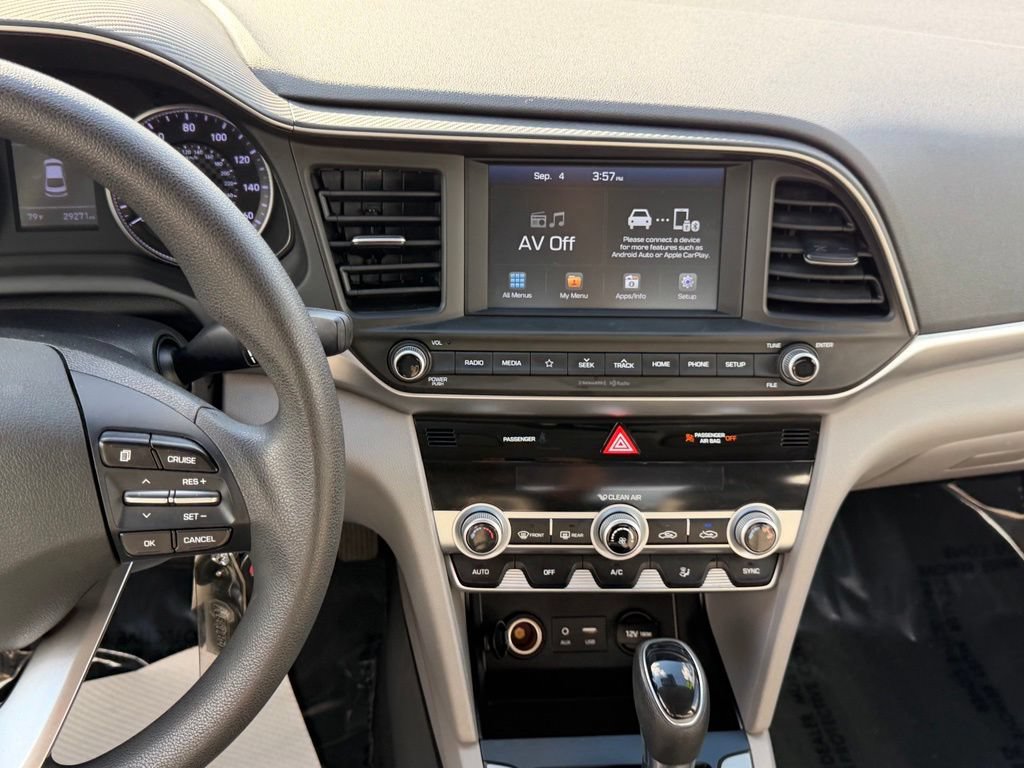 Used 2020 Hyundai Elantra SEL FWD image 21