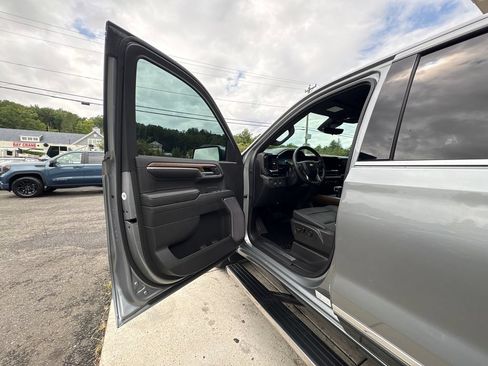 Used 2023 Chevrolet Silverado 1500 High Country w/ Technology Package AWD/4WD image 13