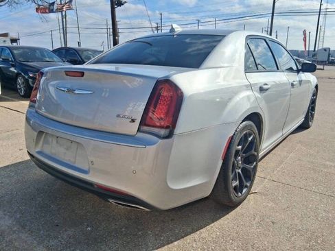 Used 2019 Chrysler 300 S w/ 300S Premium Group 2 image 5