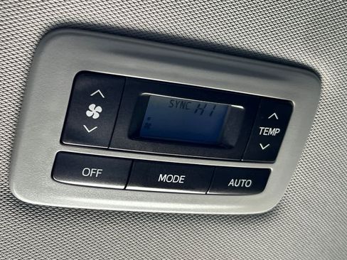 Used 2020 Toyota Sienna XLE Premium image 14