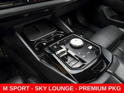 Used 2024 BMW 530i w/ M Sport Package RWD image 34