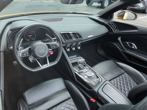 Used 2017 Audi R8 V10 w/ Carbon Exterior Package image 20