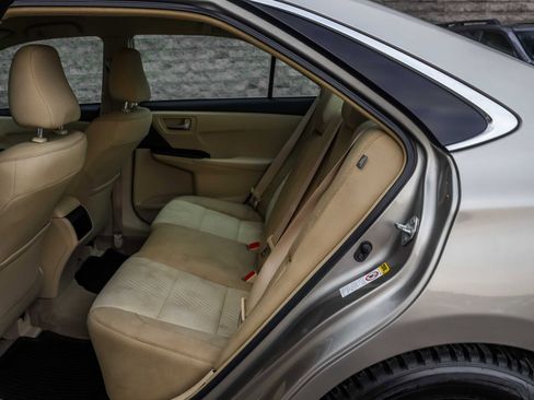 Used 2015 Toyota Camry LE image 21