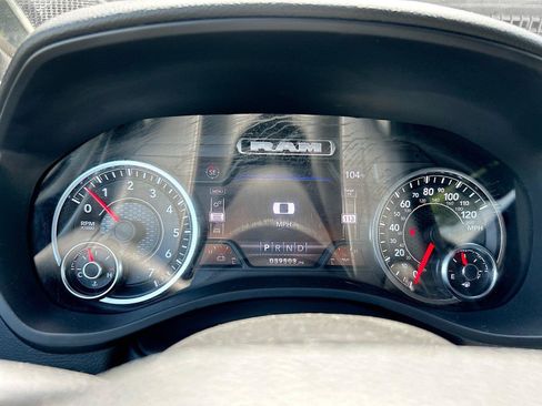 Used 2022 RAM 1500 Big Horn AWD/4WD image 36