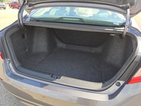 Used 2018 Honda Accord LX image 19