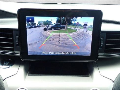 Used 2023 Ford Explorer XLT RWD image 18