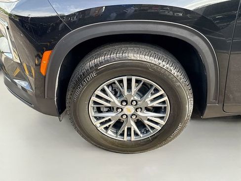 Used 2025 Chevrolet Traverse LT image 30