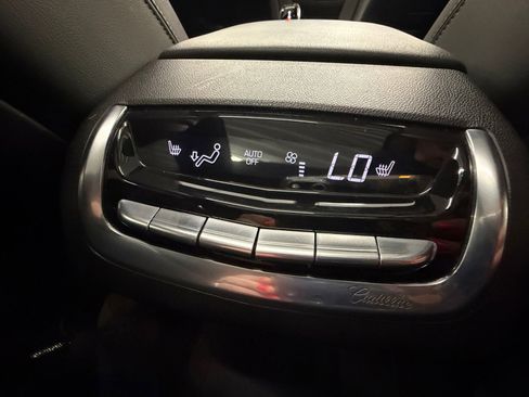 Used 2024 Cadillac XT6 Sport w/ Technology Package image 25