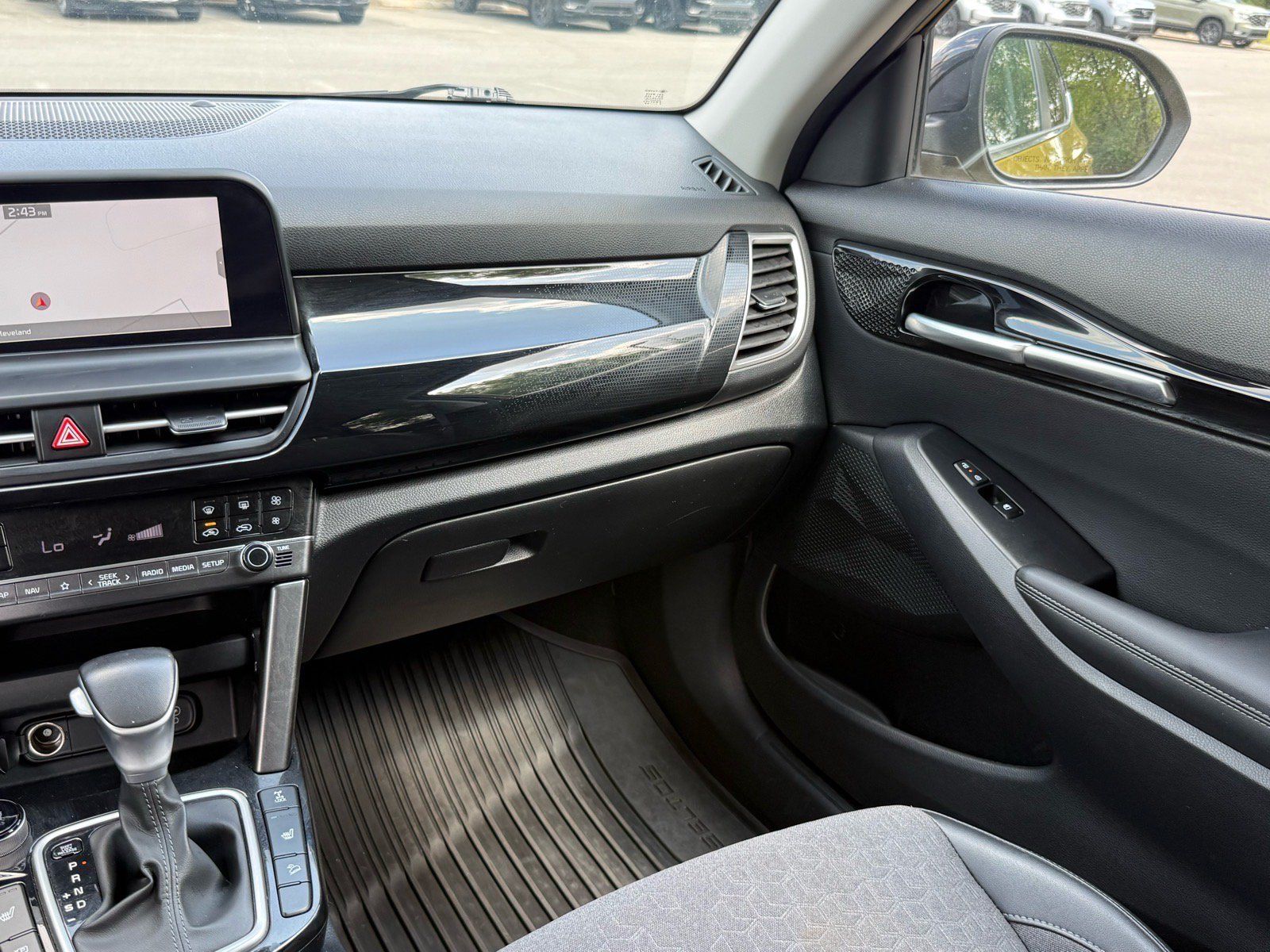 Used 2024 Kia Seltos X-Line AWD/4WD image 9