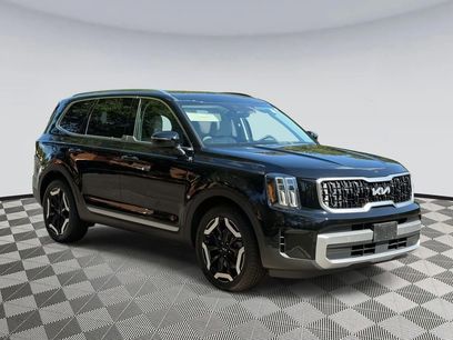 Used 2023 Kia Telluride EX w/ EX Captain's Chair Package