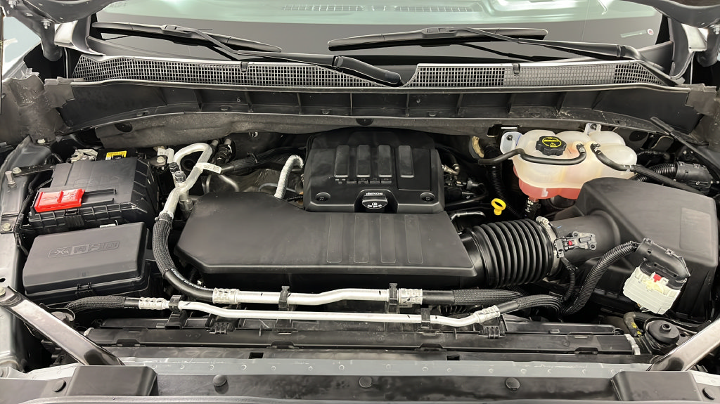 Used 2024 Chevrolet Silverado 1500 LT AWD/4WD image 38