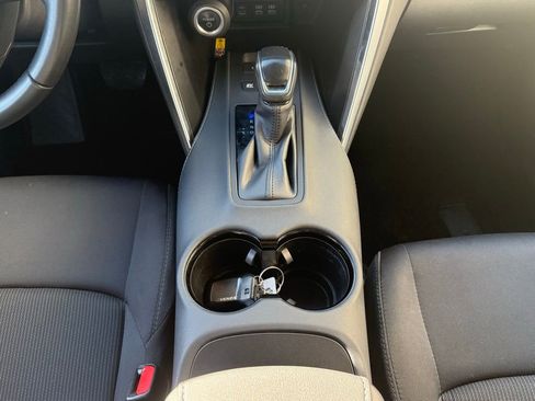 Used 2024 Toyota Venza LE image 16