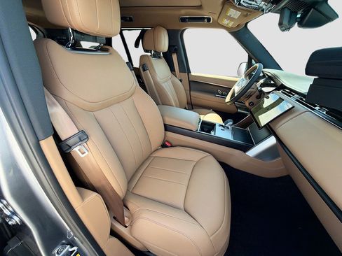 New 2026 Land Rover Range Rover SE image 16