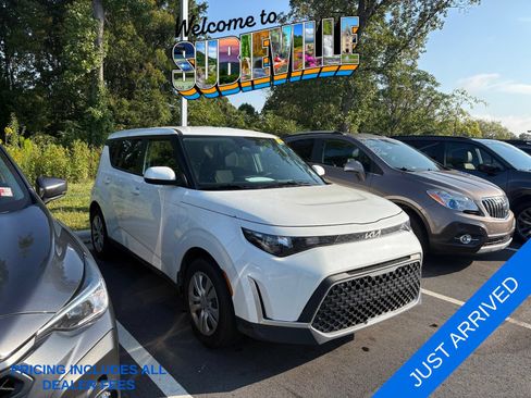 Used 2024 Kia Soul LX FWD image 1