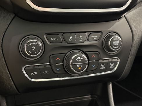 Used 2021 Jeep Cherokee Latitude Lux 80th Anniv w/ Quick Order Package 26U 80TH AWD/4WD image 35