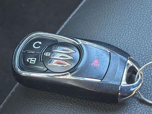 Used 2025 Buick Envista Sport Touring image 22