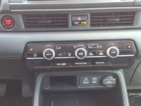 Used 2025 Honda Pilot EX-L image 25