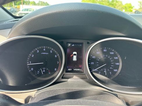 Used 2017 Hyundai Santa Fe Sport FWD image 20