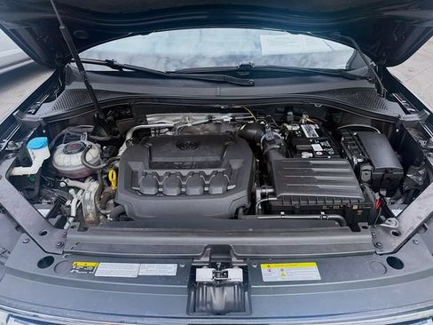 Used 2022 Volkswagen Tiguan SEL R-Line AWD/4WD image 32