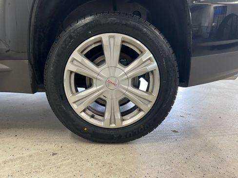 Used 2017 GMC Terrain SLE w/ Technology Package AWD/4WD image 9