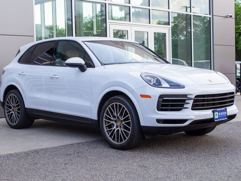 Used 2022 Porsche Cayenne S Platinum image 3