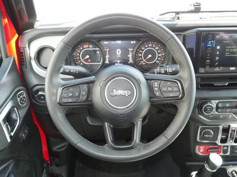 Used 2025 Jeep Wrangler Unlimited Sport AWD/4WD image 15