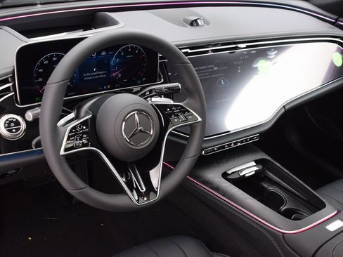 New 2026 Mercedes-Benz E 450 4MATIC Sedan image 18
